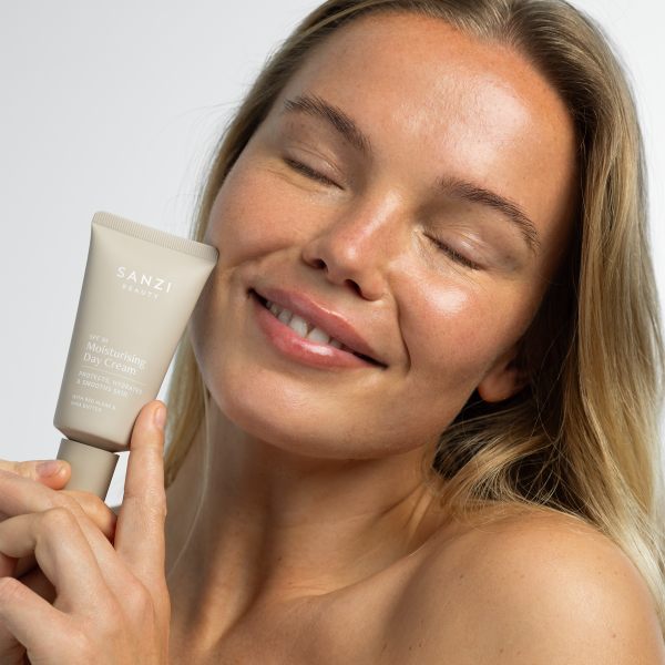 MOISTURISING DAY CREAM SPF 30 Hot on Sale